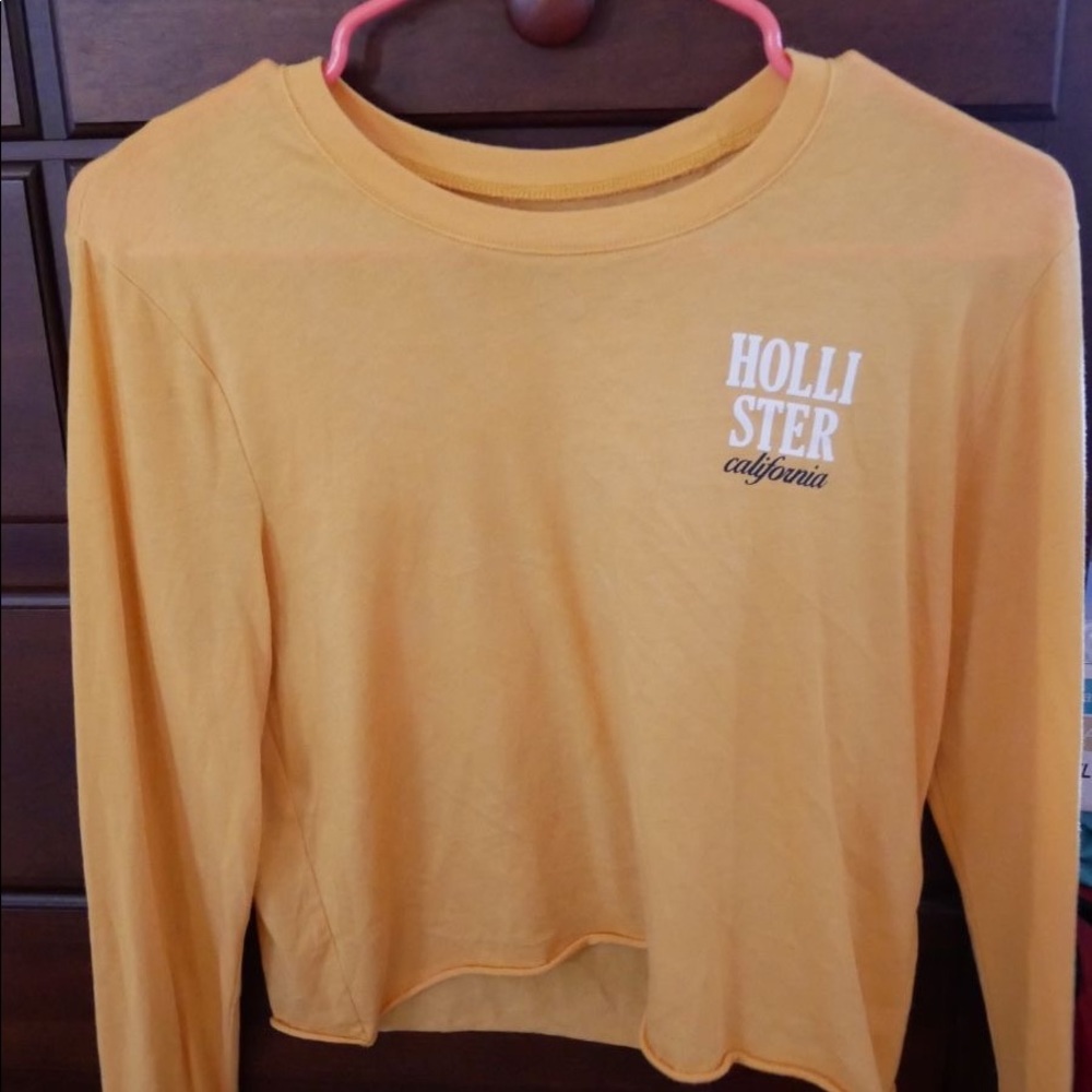 Hollister t-shirt
